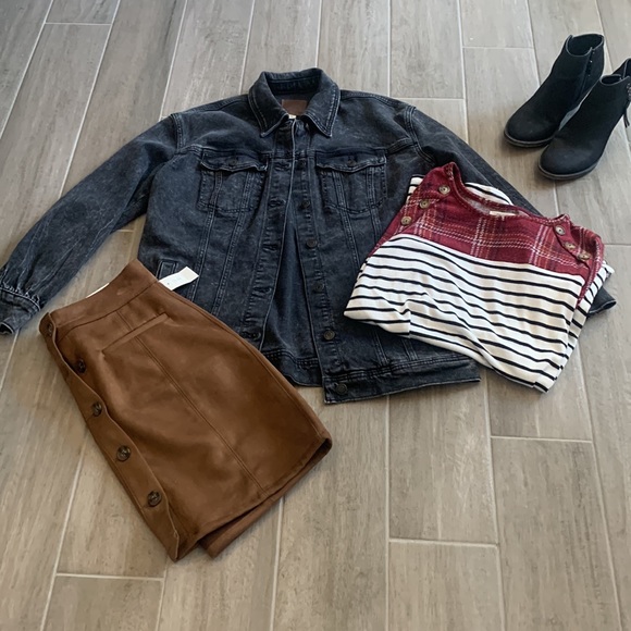 Maurices Jackets & Blazers - Maurice’s black stone washed oversized jean jacket size med